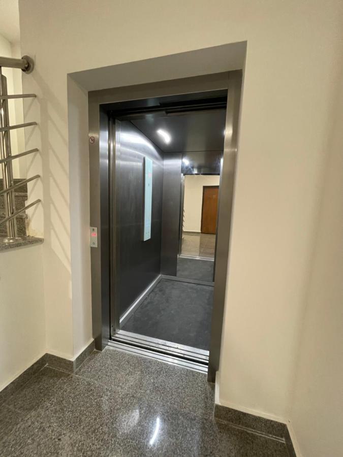 Azure Apartments Будва Екстериор снимка